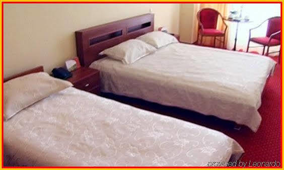Sun Light Hotel Kharkiv Room photo