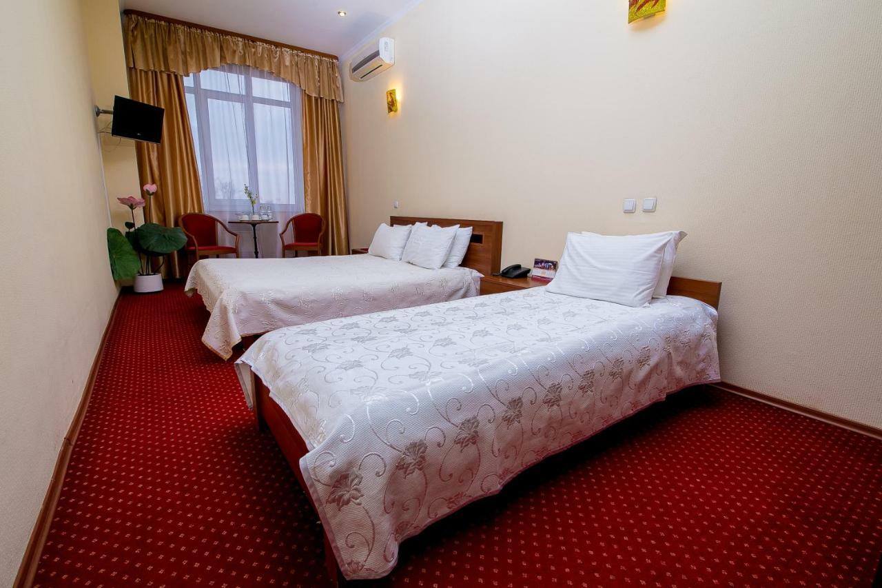 Sun Light Hotel Kharkiv Exterior photo