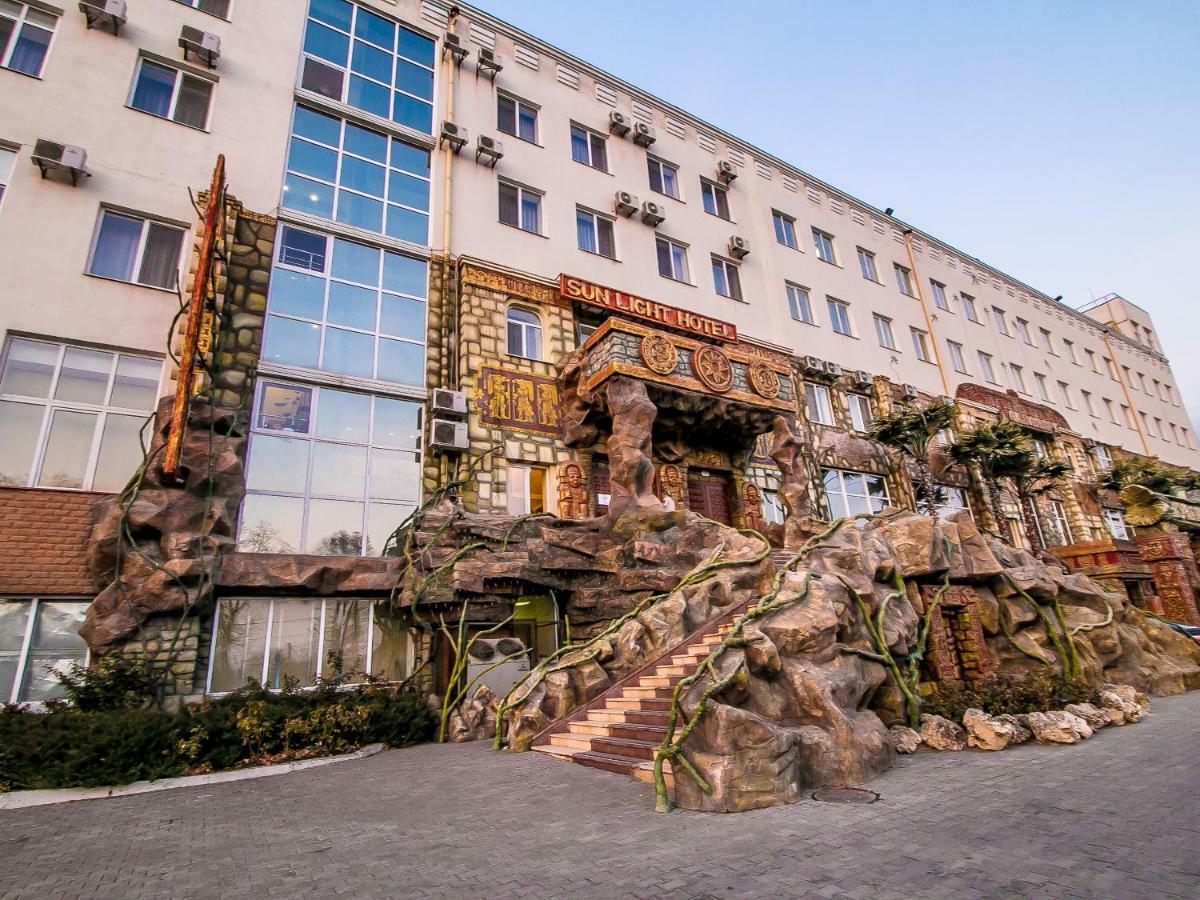 Sun Light Hotel Kharkiv Exterior photo