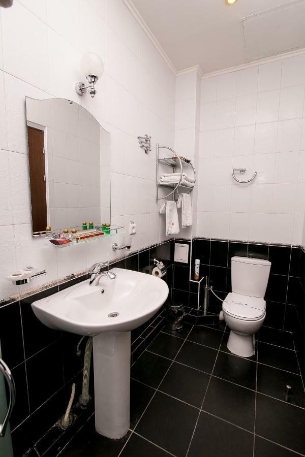 Sun Light Hotel Kharkiv Exterior photo