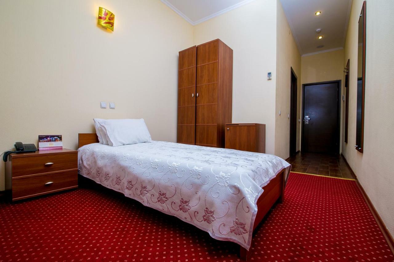 Sun Light Hotel Kharkiv Exterior photo