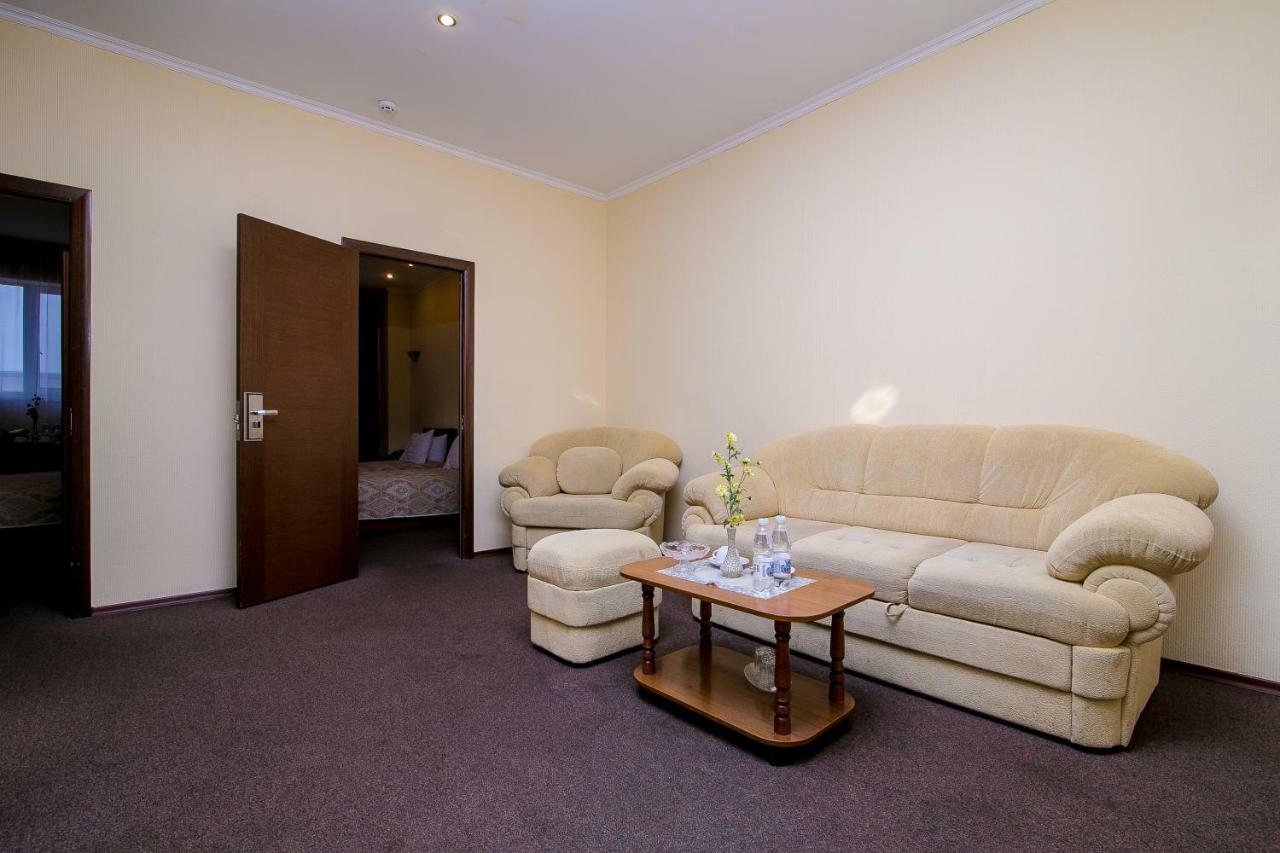 Sun Light Hotel Kharkiv Exterior photo