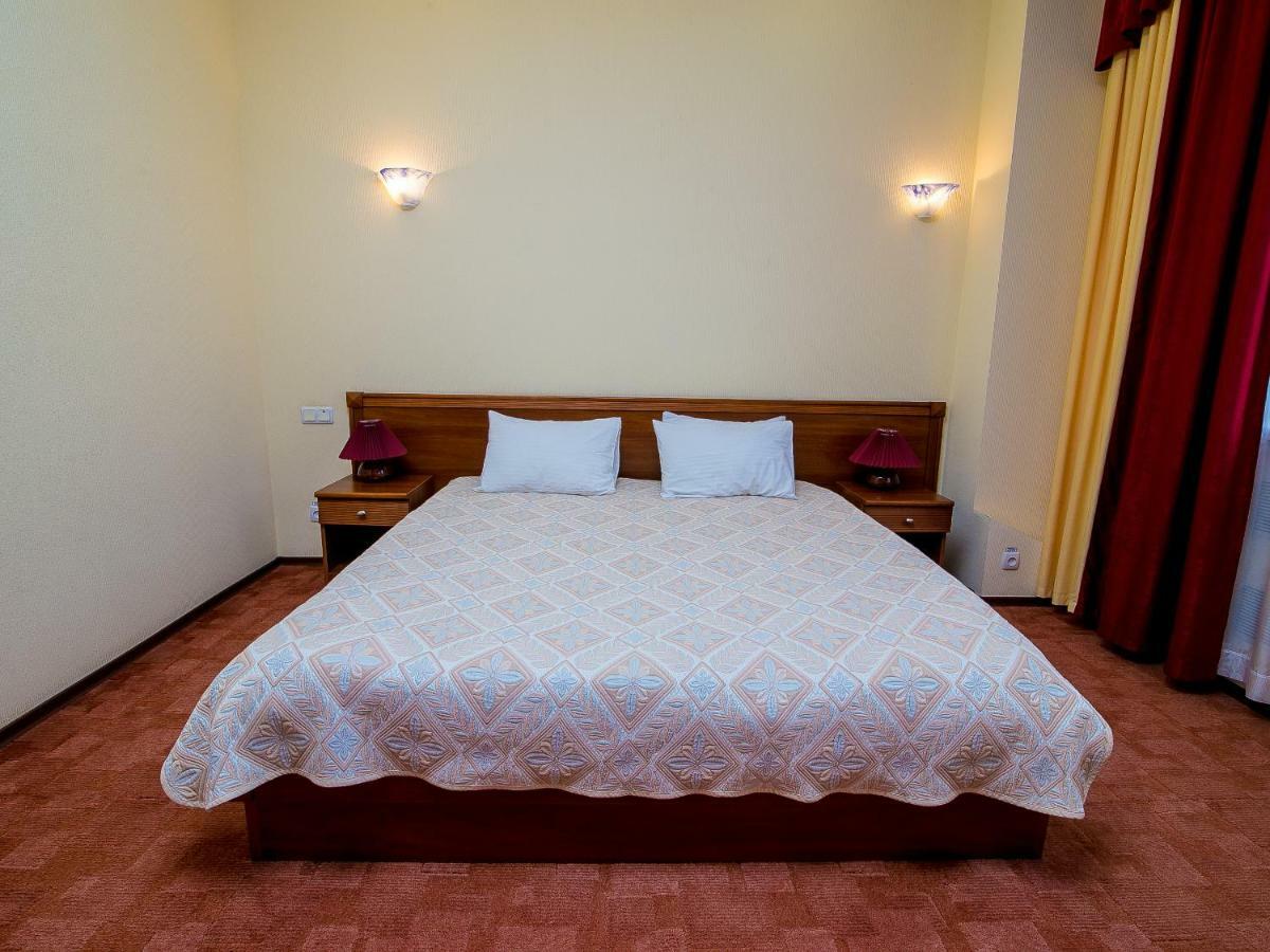 Sun Light Hotel Kharkiv Exterior photo